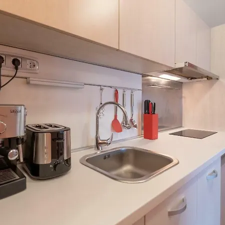 Alexandra's City Center Apartament *