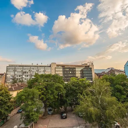 Alexandra's City Center Apartament